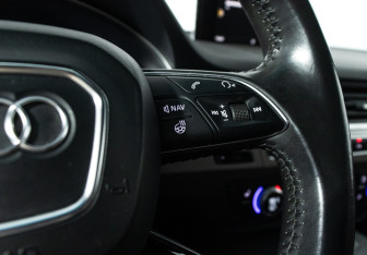 Подержанный автомобиль Audi Q7 2017 года (19 фото)