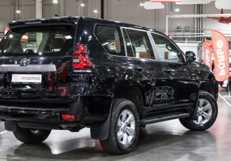 Подержанный автомобиль Toyota Land Cruiser Prado 2021 года (7 фото)