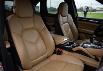 Подержанный автомобиль Porsche Cayenne 2014 года (28 фото)