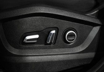 Подержанный автомобиль Exeed LX 2023 года (19 фото)