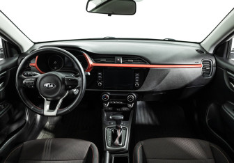Подержанный автомобиль Kia Rio Sedan 2021 года (13 фото)