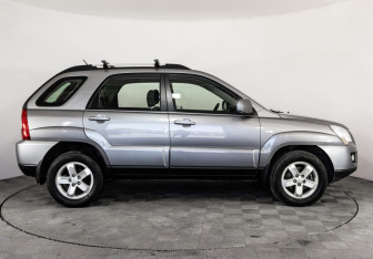 Подержанный автомобиль Kia Sportage 2009 года (4 фото)