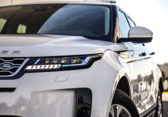 Подержанный автомобиль Land Rover Range Rover Evoque 2019 года (2 фото)