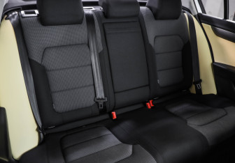 Подержанный автомобиль Volkswagen Passat Sedan 2012 года (24 фото)