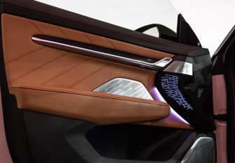 Подержанный автомобиль Zeekr 001 2023 года (26 фото)