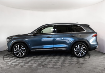 Подержанный автомобиль Geely Monjaro 2023 года (9 фото)