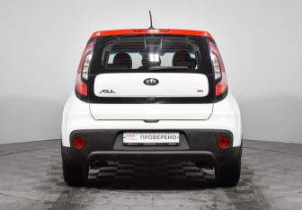 Подержанный автомобиль Kia Soul 2017 года (6 фото)