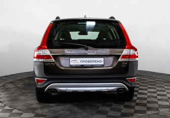 Подержанный автомобиль Volvo XC70 2014 года (6 фото)