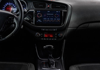 Подержанный автомобиль Kia Ceed Hatchback 2015 года (13 фото)