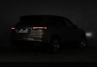 Подержанный автомобиль Porsche Cayenne 2016 года (29 фото)