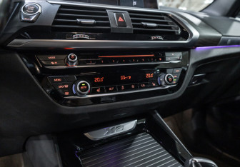 Подержанный автомобиль BMW X3 2019 года (22 фото)