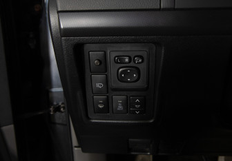 Подержанный автомобиль Toyota Land Cruiser Prado 2010 года (19 фото)