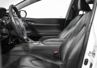 Подержанный автомобиль Toyota Camry Sedan 2019 года (11 фото)