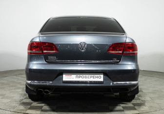 Подержанный автомобиль Volkswagen Passat Sedan 2011 года (6 фото)