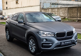 Подержанный автомобиль BMW X6 2017 года (4 фото)