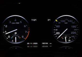 Подержанный автомобиль Land Rover Range Rover 2010 года (39 фото)