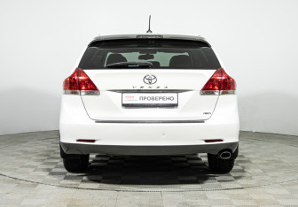 Подержанный автомобиль Toyota Venza 2010 года (6 фото)