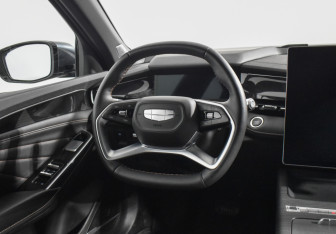 Подержанный автомобиль Geely Preface 2024 года (15 фото)