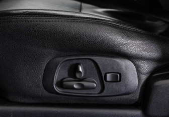 Подержанный автомобиль Mitsubishi Pajero 2012 года (16 фото)