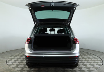 Подержанный автомобиль Volkswagen Tiguan 2018 года (7 фото)