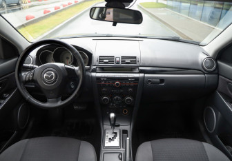 Подержанный автомобиль Mazda 3 Hatchback 2008 года (11 фото)