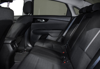 Подержанный автомобиль Kia Cerato Sedan 2021 года (12 фото)