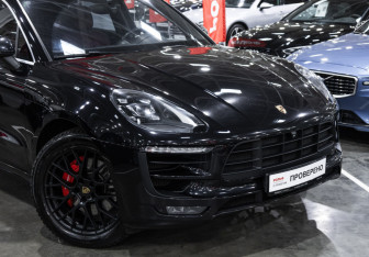 Подержанный автомобиль Porsche Macan 2017 года (6 фото)