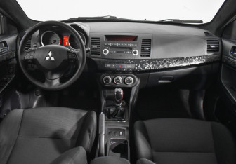 Подержанный автомобиль Mitsubishi Lancer Sedan 2008 года (13 фото)