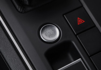 Подержанный автомобиль Volkswagen Touareg 2018 года (23 фото)