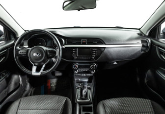 Подержанный автомобиль Kia Rio Hatchback 2019 года (13 фото)