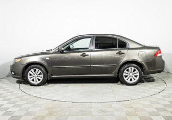 Подержанный автомобиль Kia Magentis 2010 года (8 фото)