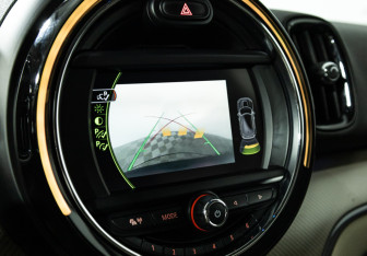 Подержанный автомобиль MINI Countryman 2017 года (16 фото)