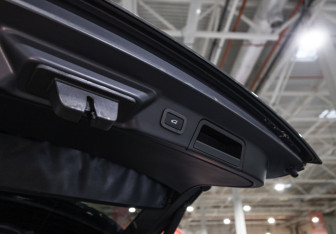 Подержанный автомобиль Land Rover Range Rover Velar 2019 года (28 фото)