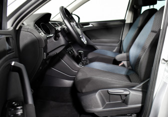 Подержанный автомобиль Volkswagen Tiguan 2019 года (10 фото)