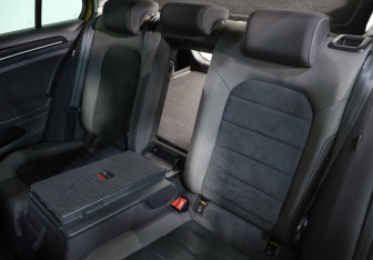 Подержанный автомобиль Volkswagen Golf Hatchback 2017 года (23 фото)