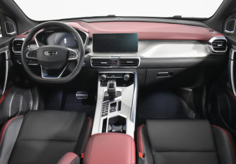 Подержанный автомобиль Geely Coolray 2022 года (13 фото)