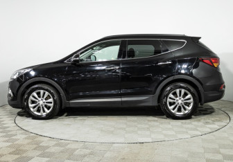 Подержанный автомобиль Hyundai Santa Fe 2017 года (8 фото)