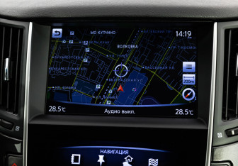 Подержанный автомобиль Infiniti Q50 2016 года (19 фото)