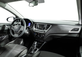Подержанный автомобиль Hyundai Solaris Sedan 2021 года (9 фото)