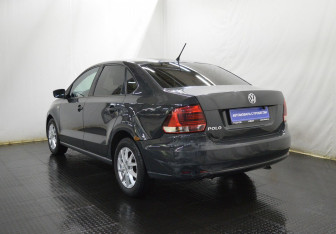 Подержанный автомобиль Volkswagen Polo Sedan 2016 года (7 фото)