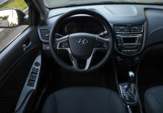 Подержанный автомобиль Hyundai Solaris Sedan 2014 года (12 фото)