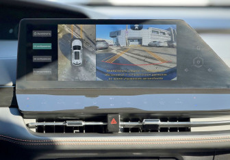 Подержанный автомобиль Changan UNI-K 2023 года (17 фото)