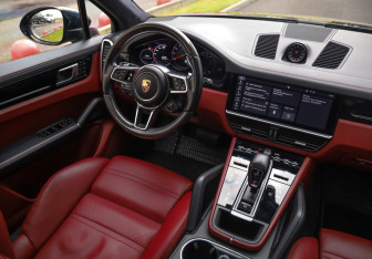 Подержанный автомобиль Porsche Cayenne 2019 года (11 фото)