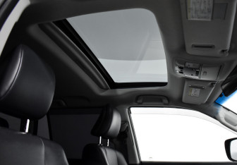 Подержанный автомобиль Toyota Land Cruiser Prado 2019 года (25 фото)