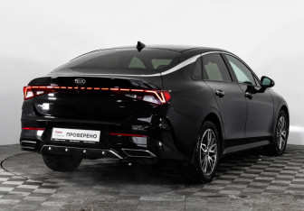 Подержанный автомобиль Kia K5 2021 года (7 фото)