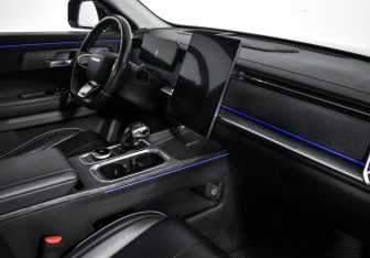Подержанный автомобиль Jaecoo J7 2023 года (14 фото)