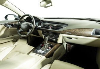 Подержанный автомобиль Audi A7 2015 года (9 фото)