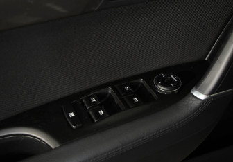 Подержанный автомобиль Hyundai i40 Sedan 2013 года (19 фото)