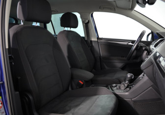 Подержанный автомобиль Volkswagen Tiguan 2018 года (10 фото)