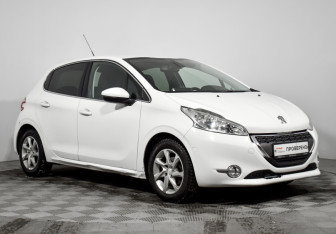 Подержанный автомобиль Peugeot 208 2013 года (3 фото)